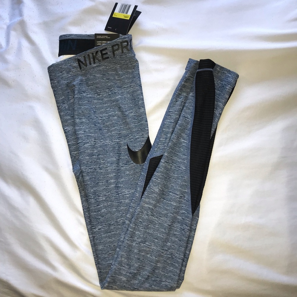 NWT women’s Nike pro leggings